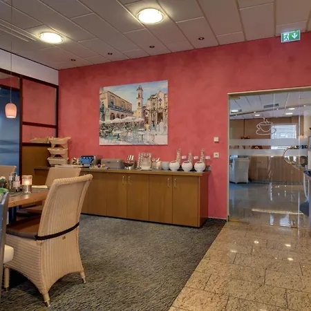 Hotel Merkur-2
