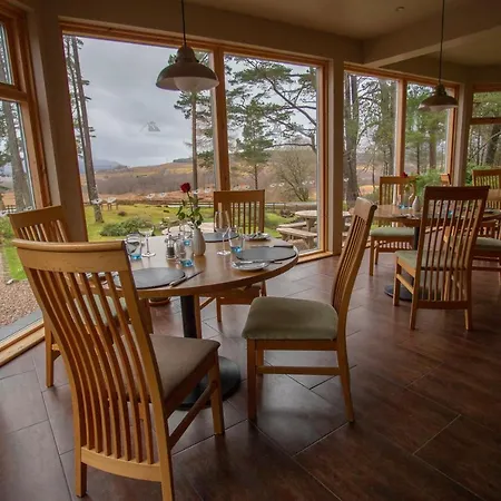 Old Pines Hotel And Restaurant-2