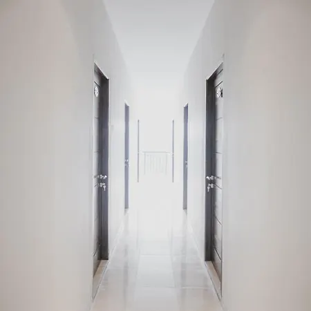 Reddoorz Near Taman Palem-2
