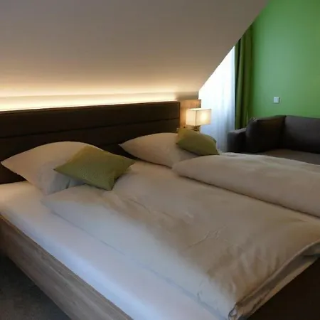Hotel Van Lendt Garni-2