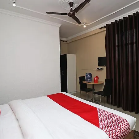 Oyo 28173 Hotel Reeva-3