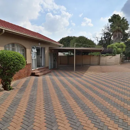Highway Gardens Guest House-2