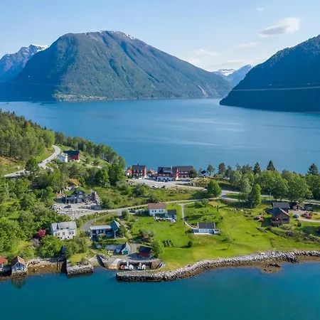 Dragsvik Fjordhotel (Adults Only)-2