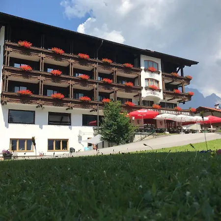 Hotel Alpina Regina-2