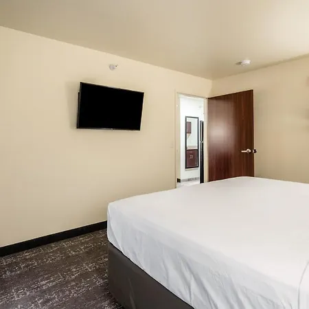 Cobblestone Hotel & Suites - Andrews-3