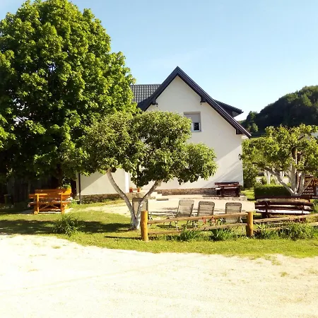 Guest House Lipov Hlad-3