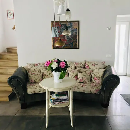 Pastel Guesthouse-3