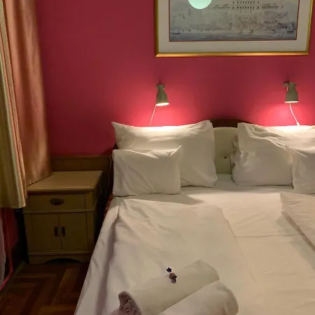 Hotel Omnibusz-2
