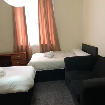 Renfrew Rooms At City Centre-3