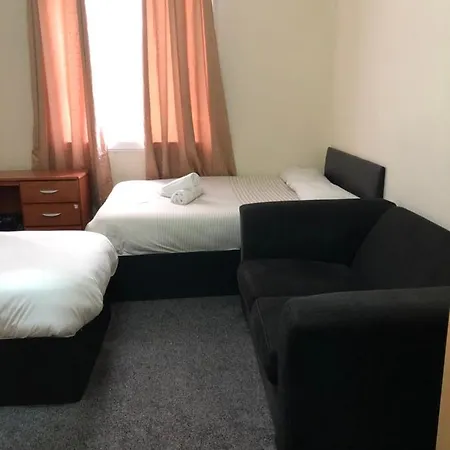 Renfrew Rooms At City Centre-2