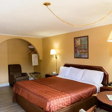 Kings Inn Hot Springs-3