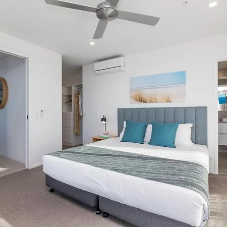 Sky Broadwater Apartments-2