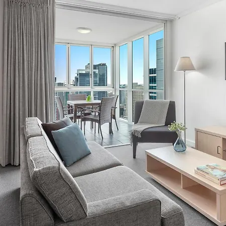 Oaks Brisbane Festival Suites-2