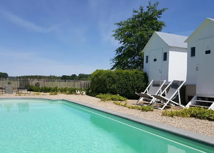 Casa-Cosi, Tourist & Business Suites & Flats With Reserved Parking And Private Terraces In Shared Garden With Seasonal Pool Included, Private Sauna Available Lokeren