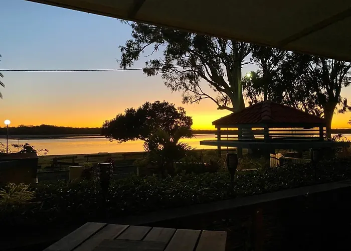 The Esplanade Riverview Holiday Apartments Maroochydore
