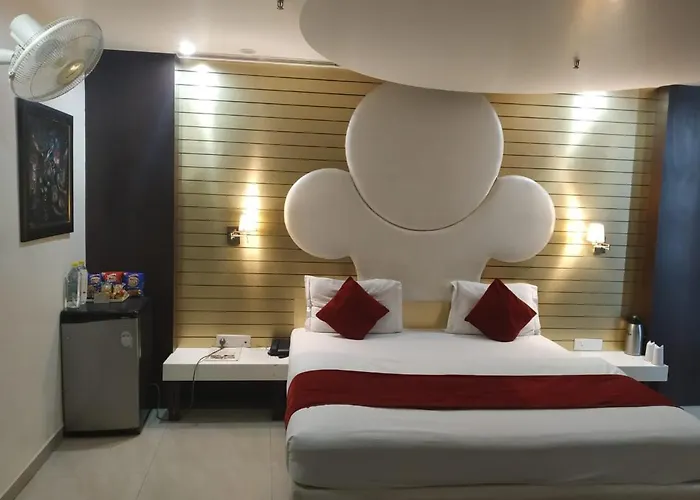 Hotel D'Grand Bareilly
