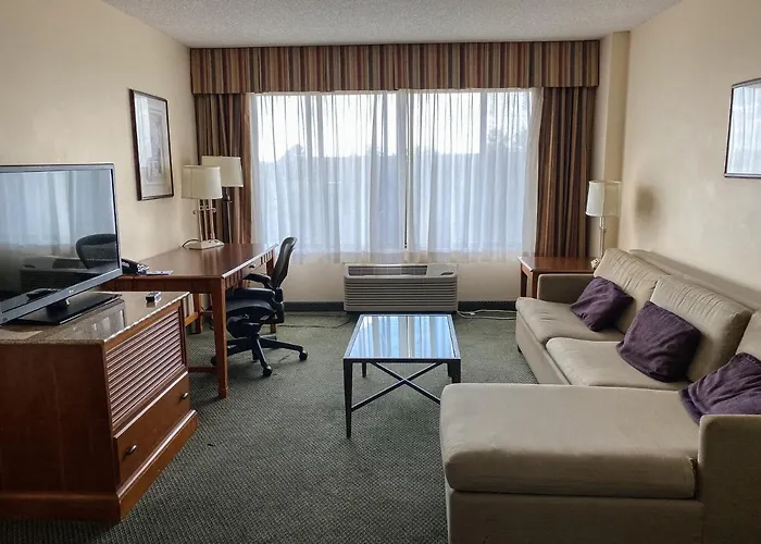 Ramada By Wyndham Englewood Hotel & Suites Centennial