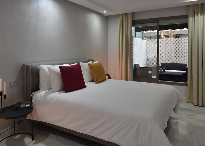 Le Yacht Suites Hotel Casa Blanca