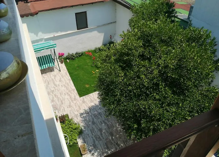 Lacivert Otel Akyaka