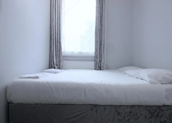 Clock House Hotel - London Croydon