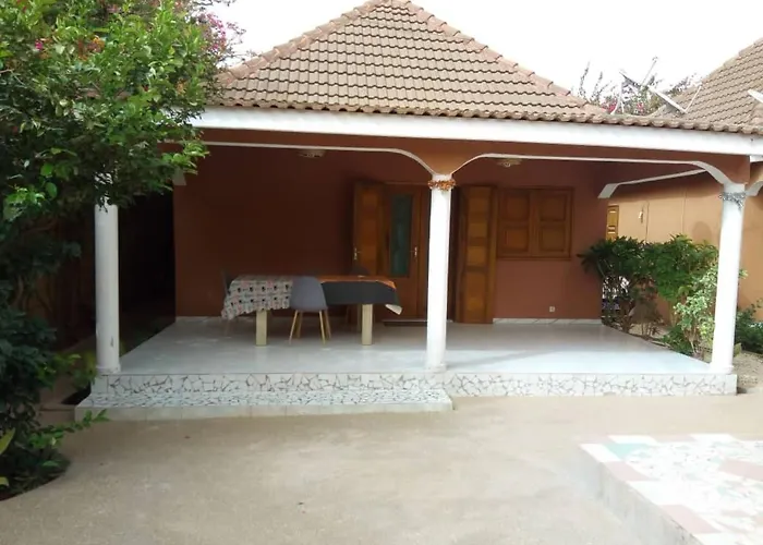 Bed and Breakfast Chez Coumba et Daniel à Saly Portudal