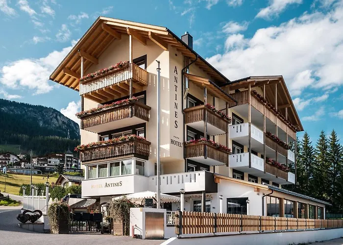 Hotel Antines Stern