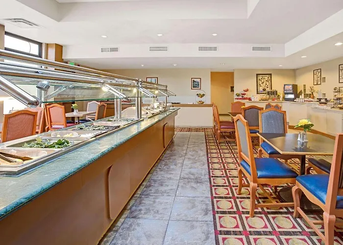 Ramada By Wyndham Englewood Hotel & Suites Centennial