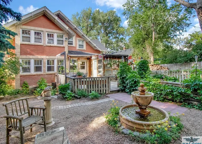 Robins Nest Bed & Breakfast Cody