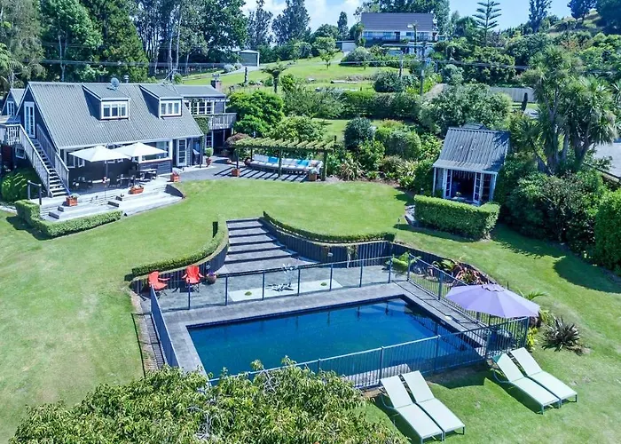Brenton Lodge Whangamata