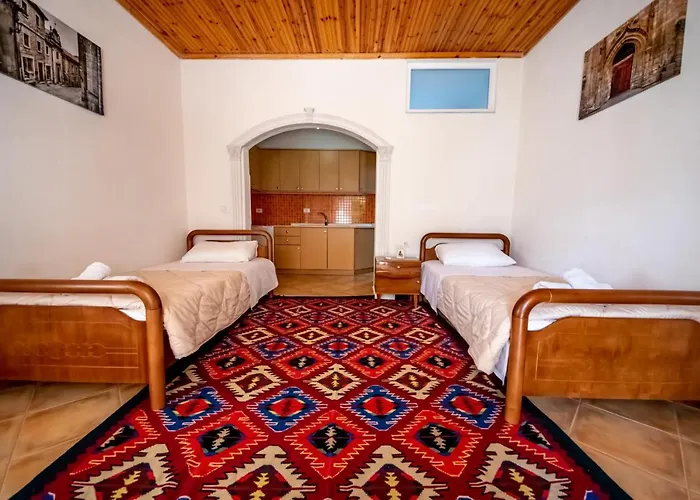 Guest House Garden Gjirokaster