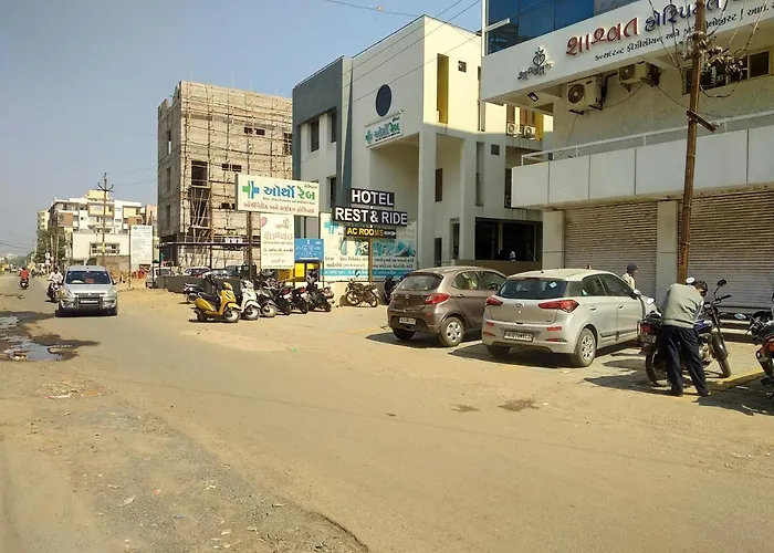 Hotel Restandride Anand