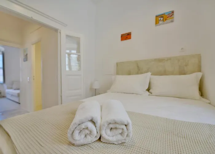 Hydra Art Suites