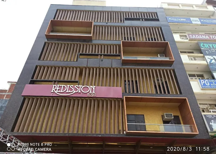 Fabhotel Redisston Noida