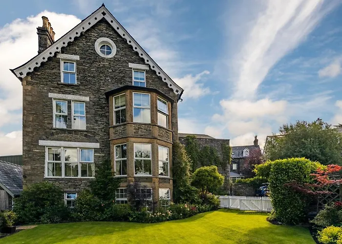 Wheatlands Lodge-Windermere - Award Winning - Adult Only - Free Car Park-Free Off Site Health Club Access