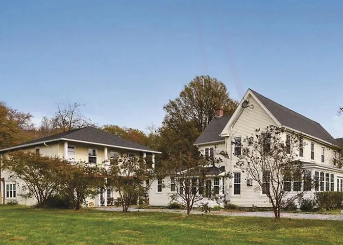 Haven Point Inn And Gallery Rock Hall