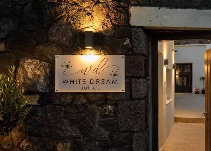 White Dream Suites Fira 