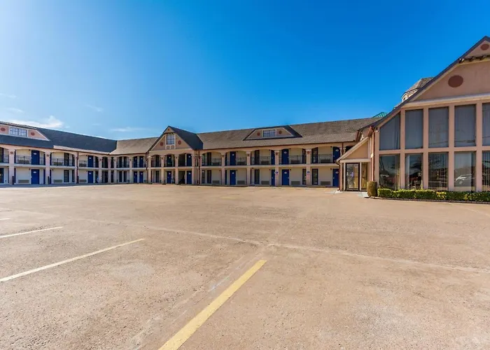 Econo Lodge Inn & Suites Oklahoma City