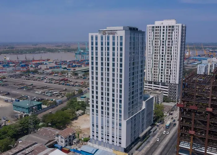 Zealax Hotel & Residence Yangón
