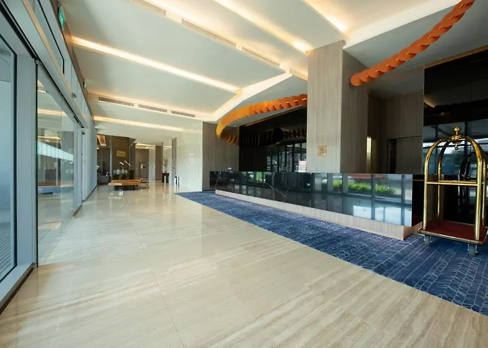 Zealax Hotel & Residence Yangón