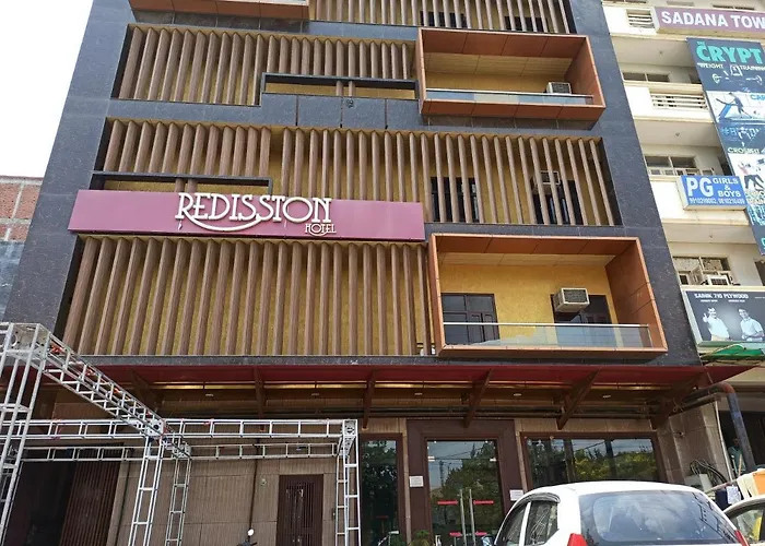 Fabhotel Redisston Noida