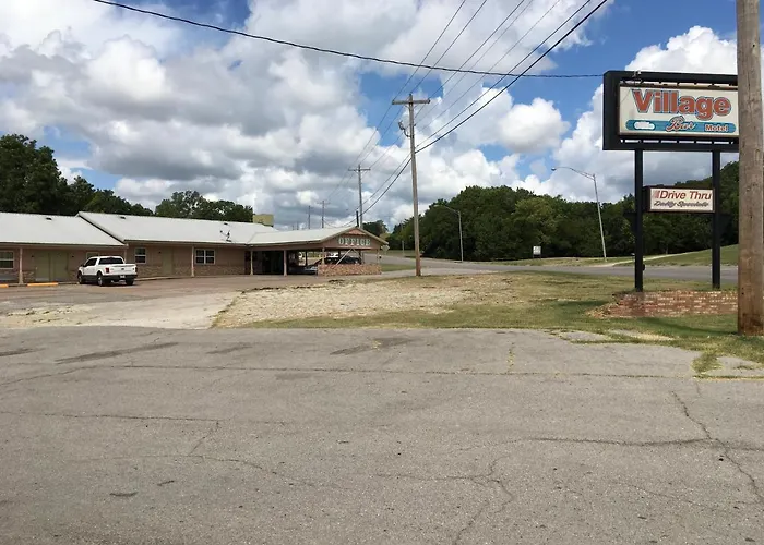 Village Inn Ada
