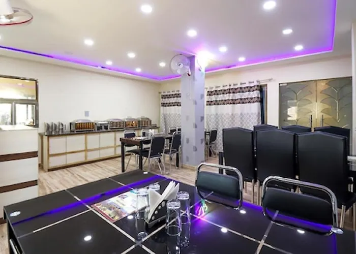 Hotel Aadesh Palace Varanasi