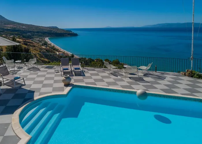 Garbis Villas & Apartments Lourdata 