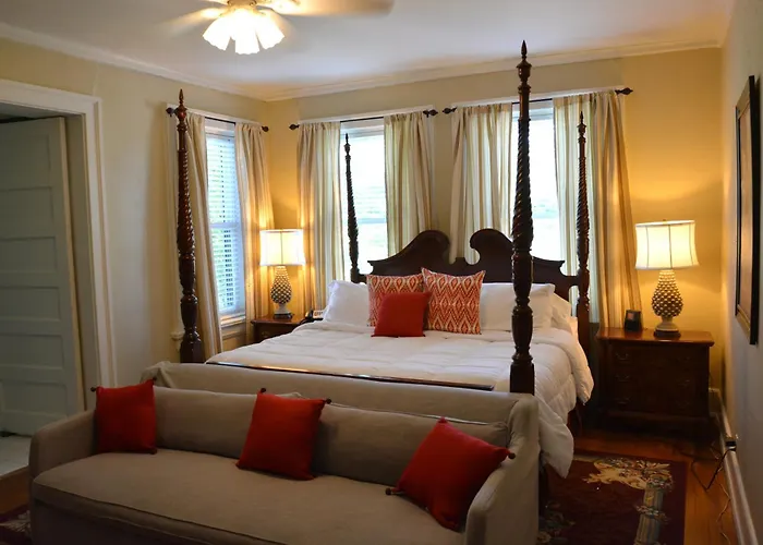 Inn At 835 Boutique Hotel Springfield