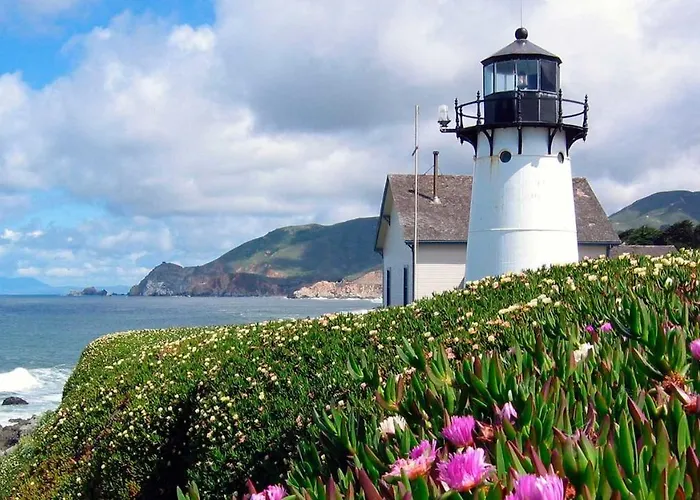 Hi Point Montara Lighthouse Hotel