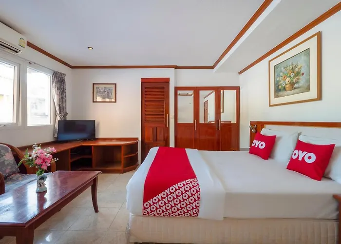 Oyo 75328 Punjabi Junction Hotel Pattaya