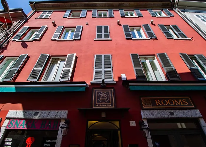 In Riva Al Lago Como