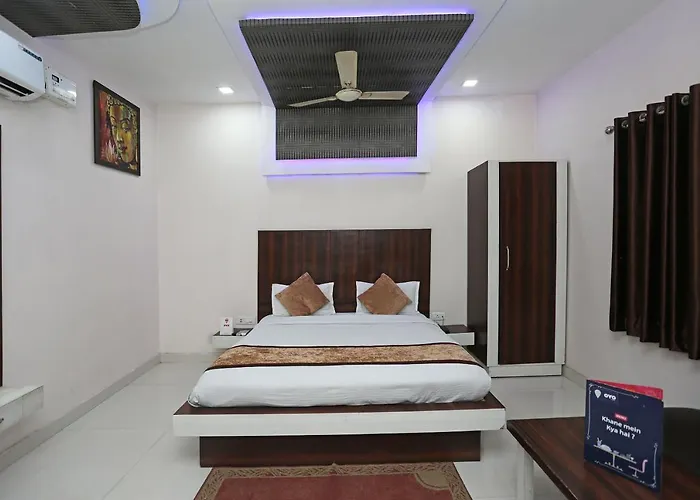 Oyo 3202 Hotel Gayatri Residency Agra 