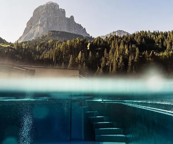 Hotel Touring Dolomites Santa Cristina Val Gardena