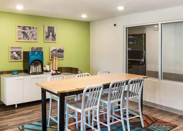 Woodspring Suites Lake Jackson
